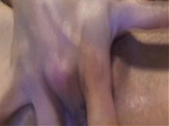 Twin Sisters Kiss and take it in turns fucking each other